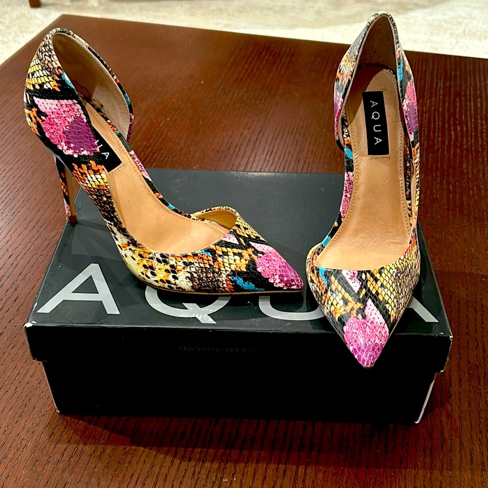 Aqua colorful faux snakeskin pumps SIZE 8